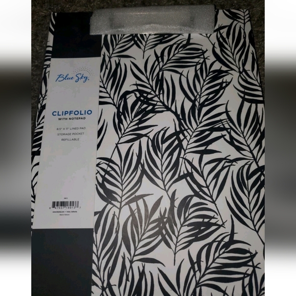 Bluesky Clipfolio With Removable Tablet - Picture 1 of 2